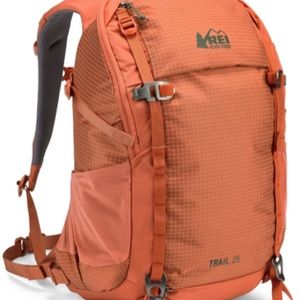 REI/ Trail 25 Pack